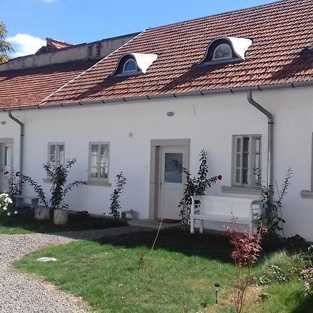 Plitzner Belvarosi Apartmanhaz Eger Luaran gambar