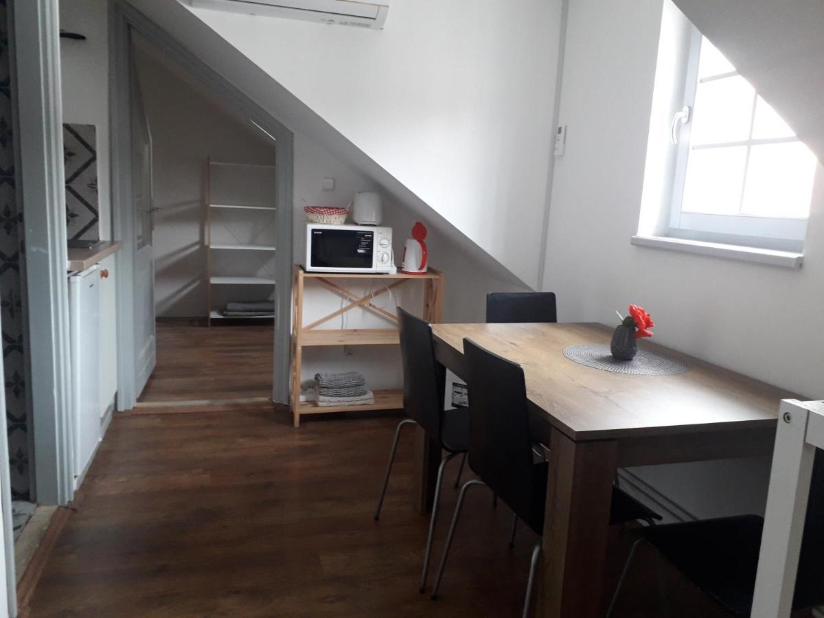 Plitzner Belvarosi Apartmanhaz Eger Luaran gambar