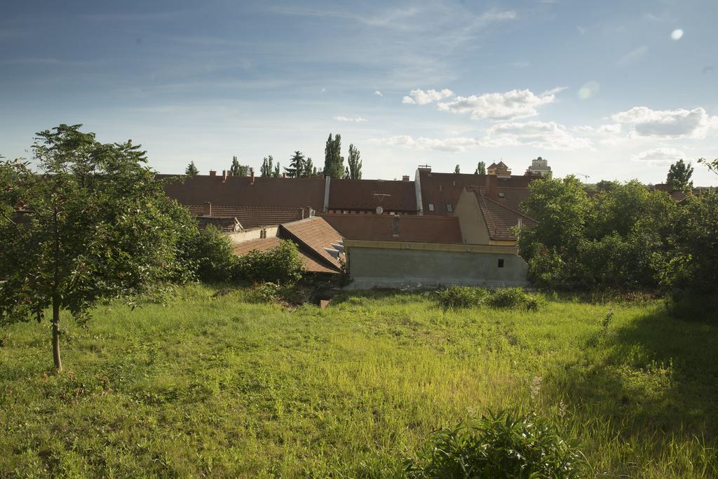 Plitzner Belvarosi Apartmanhaz Eger Luaran gambar